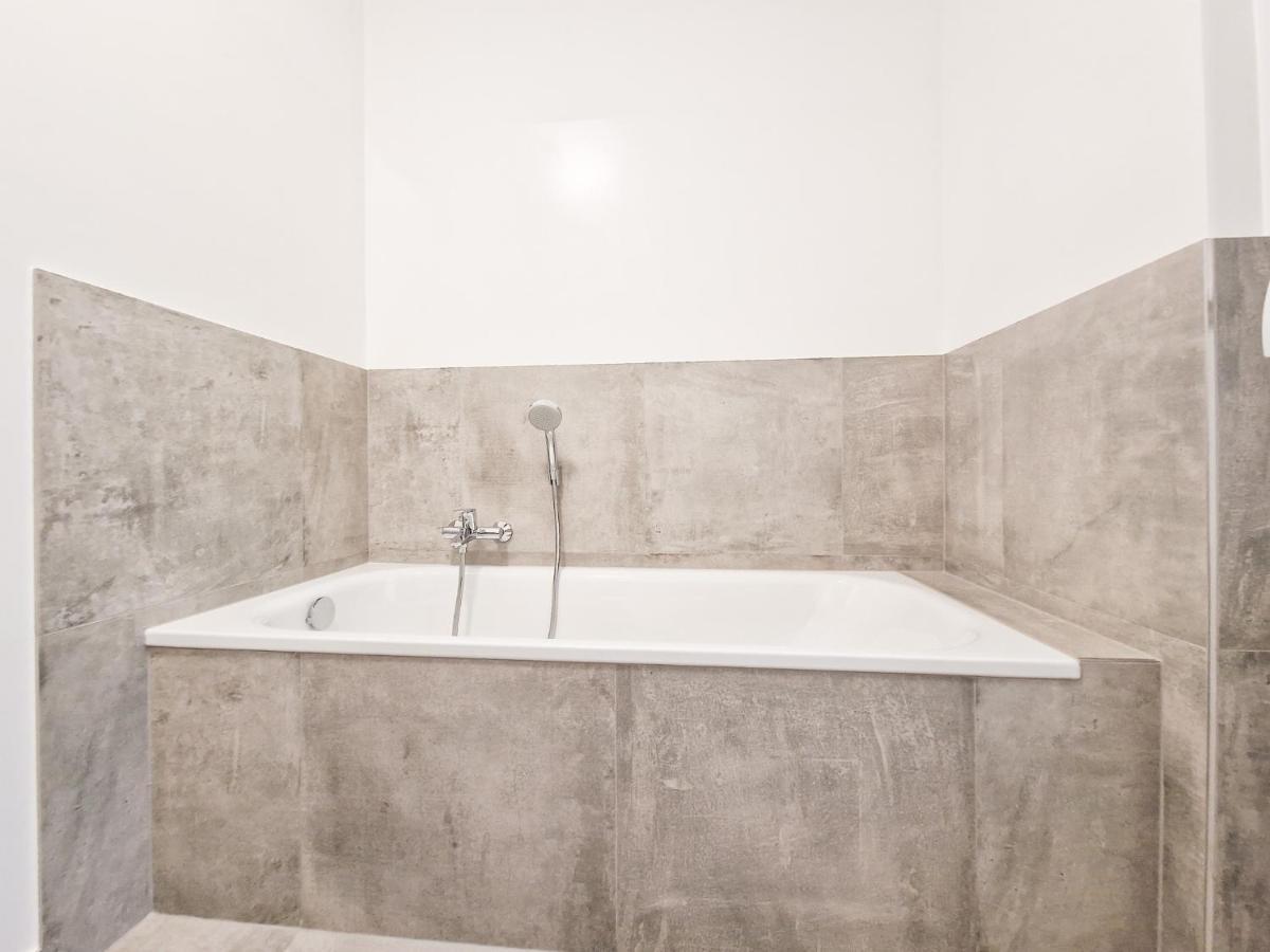 Raj Living - City Apartment With 3 Rooms - 15 Min Messe Dus & 10 Min Old Town Dus 뒤셀도르프 외부 사진