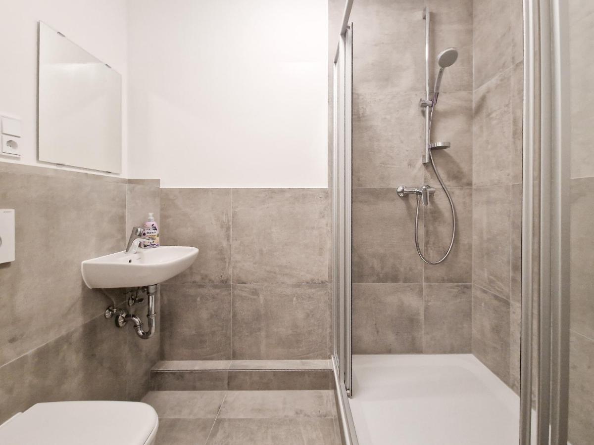 Raj Living - City Apartment With 3 Rooms - 15 Min Messe Dus & 10 Min Old Town Dus 뒤셀도르프 외부 사진