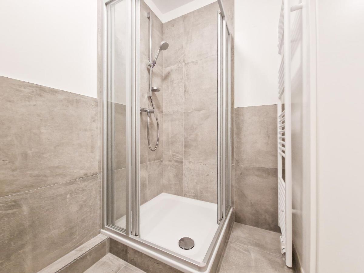 Raj Living - City Apartment With 3 Rooms - 15 Min Messe Dus & 10 Min Old Town Dus 뒤셀도르프 외부 사진