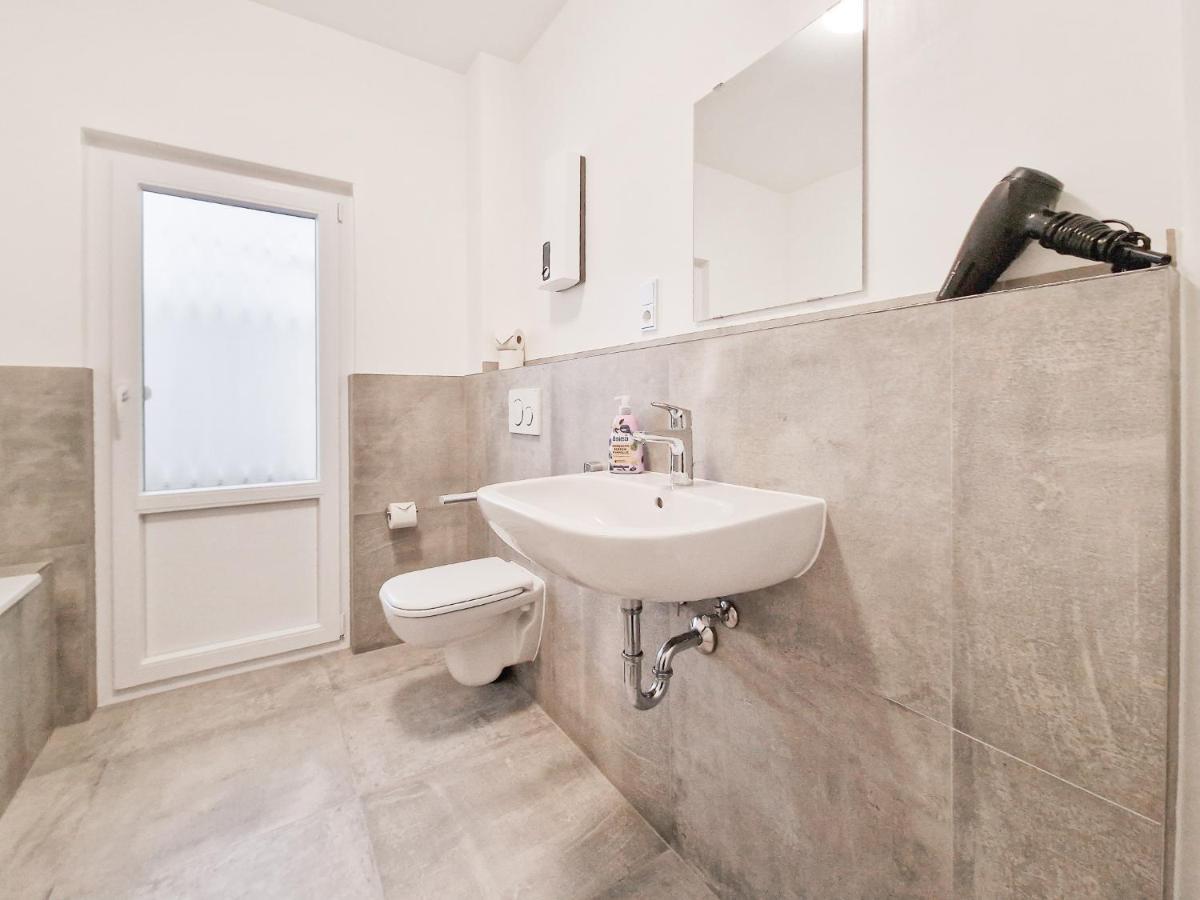 Raj Living - City Apartment With 3 Rooms - 15 Min Messe Dus & 10 Min Old Town Dus 뒤셀도르프 외부 사진